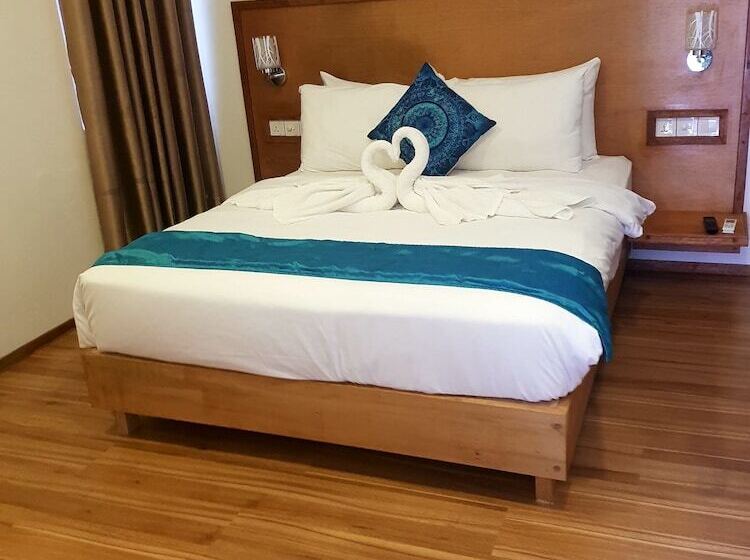 هتل Hudhuveli Inn