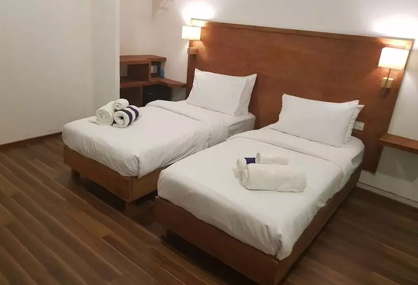 هتل Hudhuveli Inn
