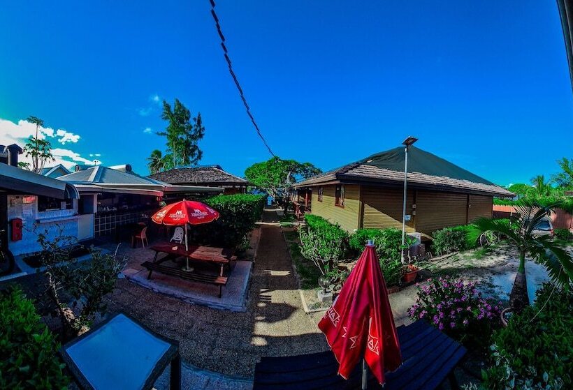 پانسیون Moorea Golf Lodge