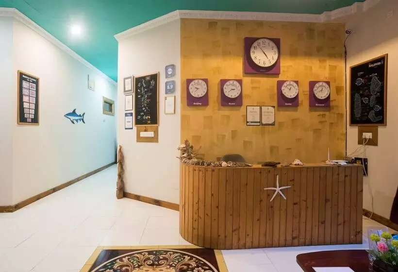 هتل Coral Reef View Inn