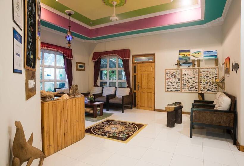 هتل Coral Reef View Inn