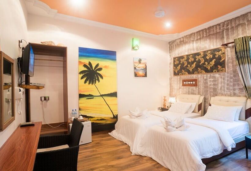 هتل Coral Reef View Inn