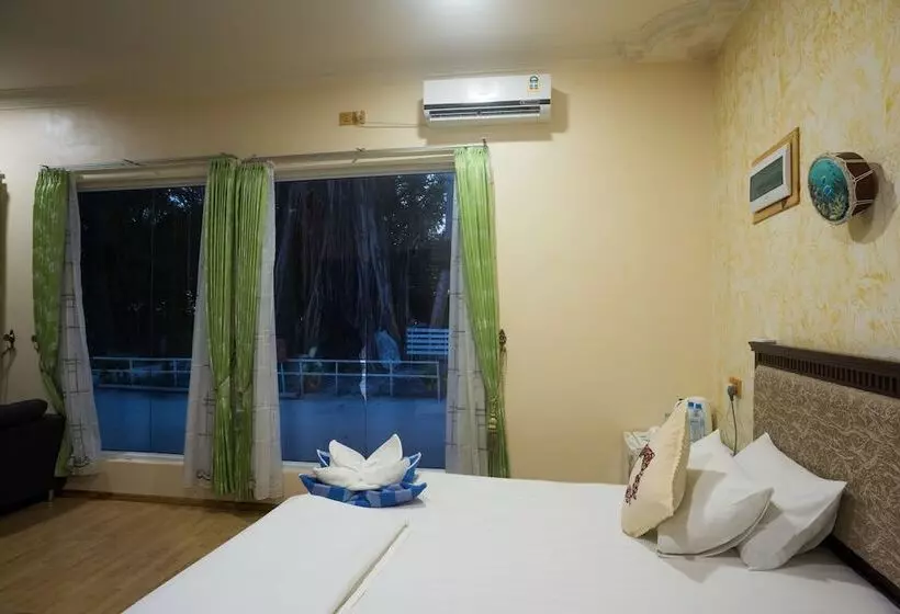 هتل Coral Reef View Inn