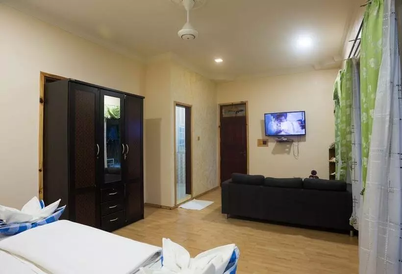 هتل Coral Reef View Inn