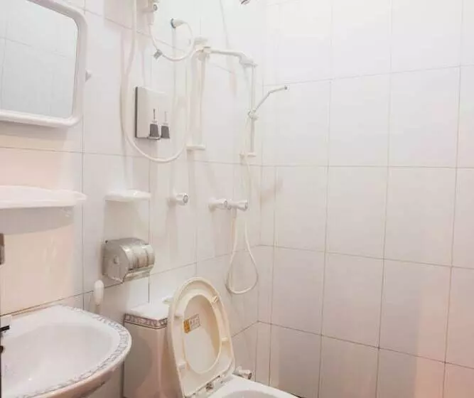 هتل Coral Reef View Inn