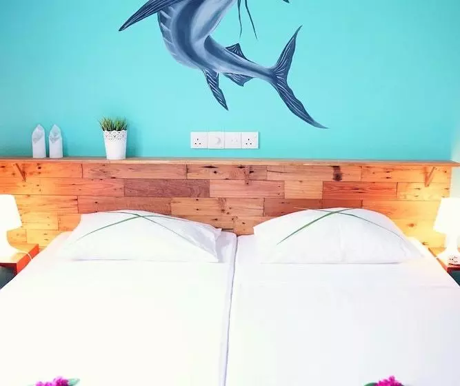 پانسیون Manta Retreat