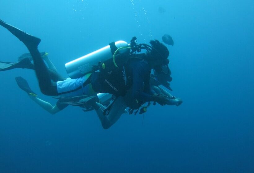 پانسیون Rasdhoo Dive Lodge