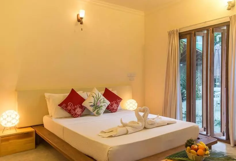 پانسیون Thoddoo Retreat