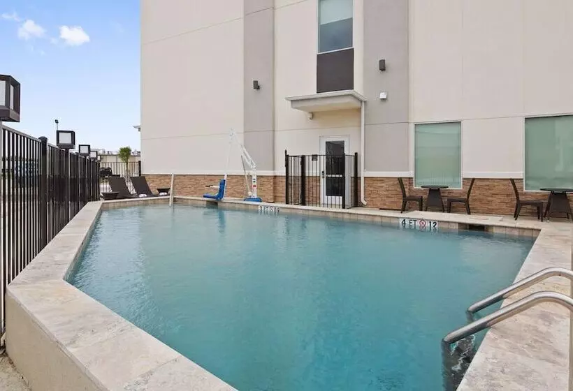 ホテル Best Western Green Oaks Inn
