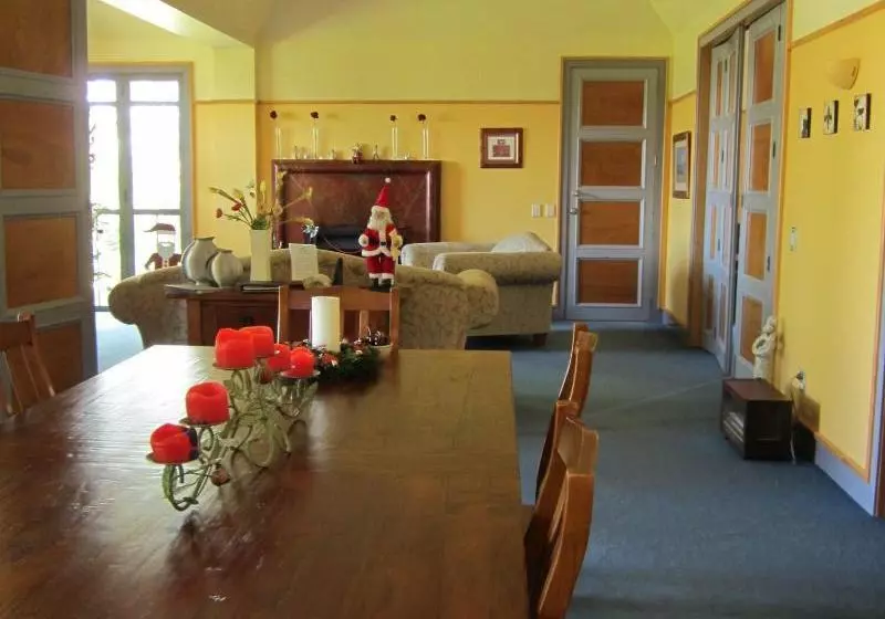 ホテル Hawkdun Rise Vineyard & Accommodation
