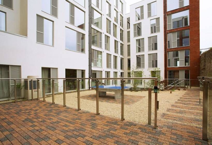 בית מלון כפרי Livstudent Dublin