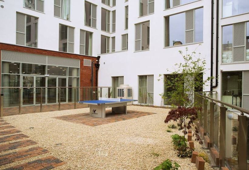 בית מלון כפרי Livstudent Dublin