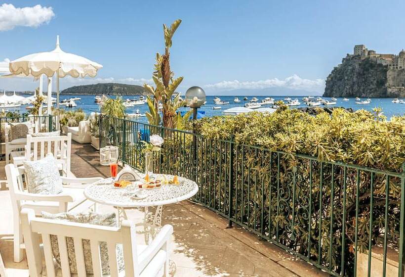 هتل Miramare E Castello