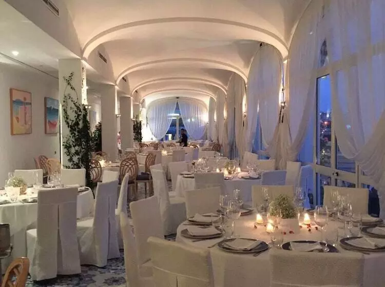 Otel Miramare E Castello