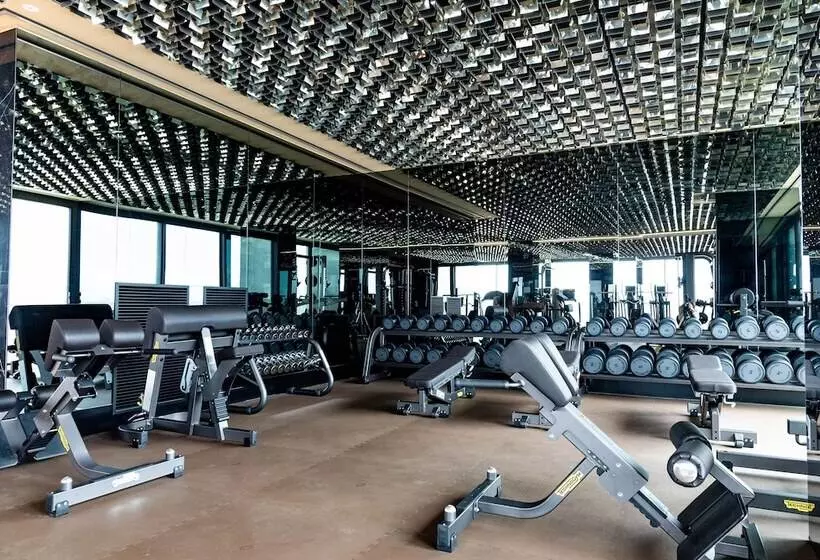 Отель The Promenade Luxury Wellness