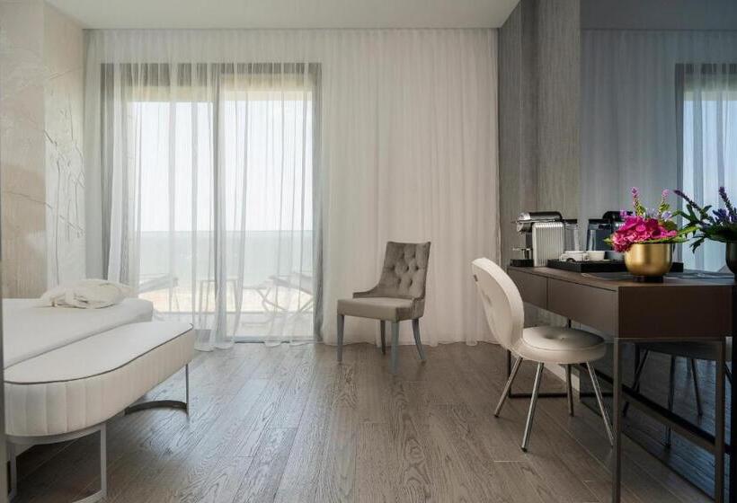 فندق The Promenade Luxury Wellness