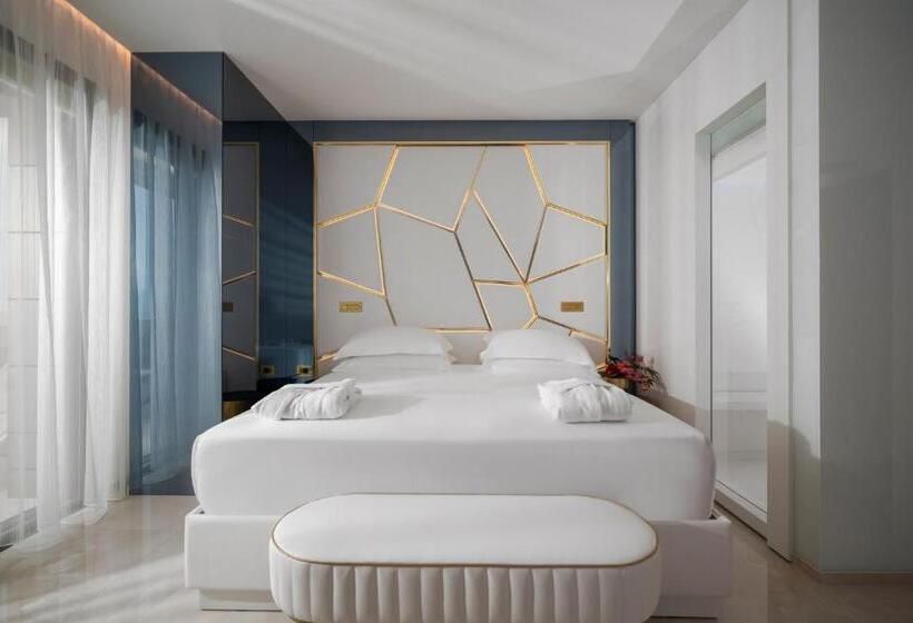 فندق The Promenade Luxury Wellness