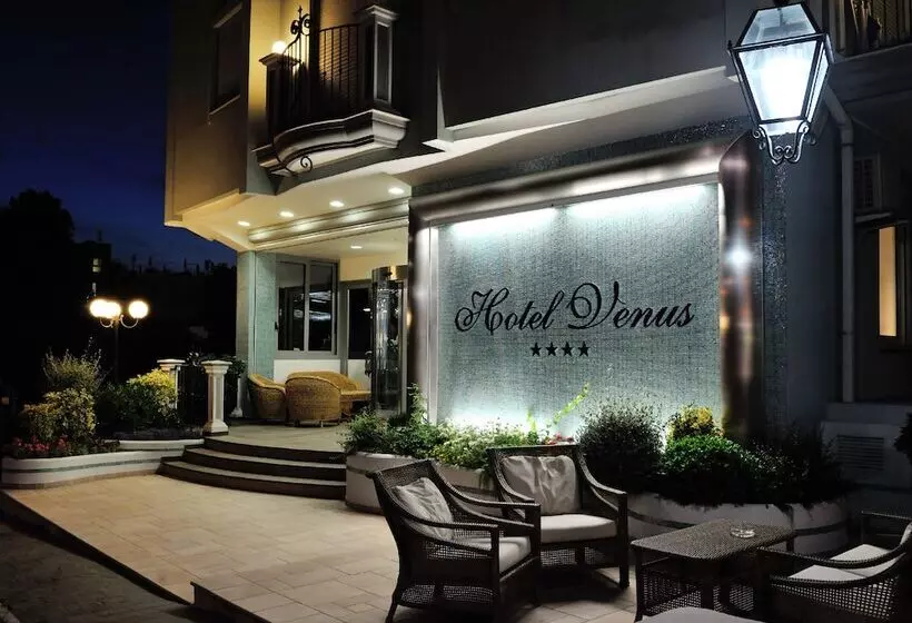 Отель Venus