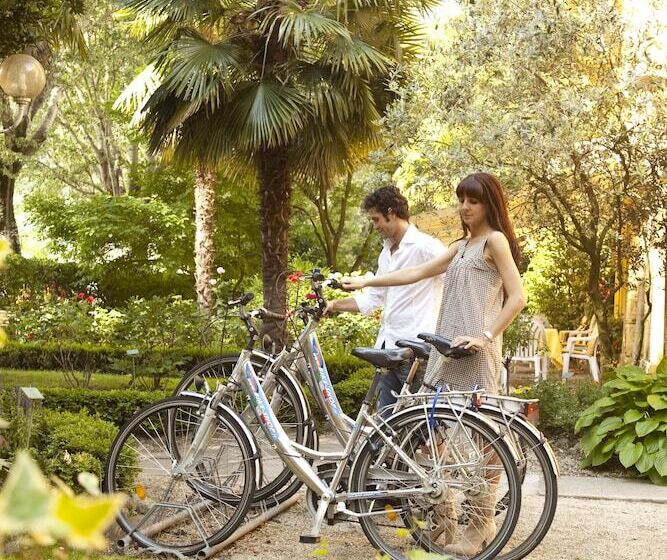 هتل Villa Westend