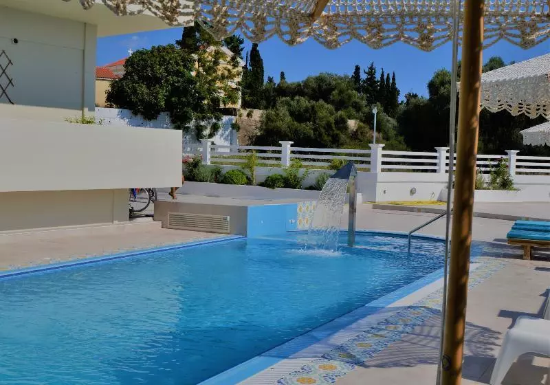 ホテル Evgenia Suites