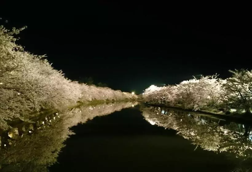 酒店 Hirosaki Park