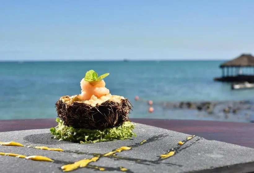 هتل Coral Azur Beach Resort Mont Choisy