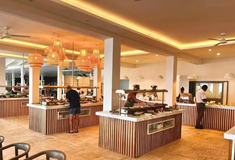 هتل Coral Azur Beach Resort Mont Choisy