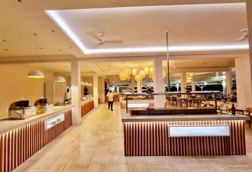 هتل Coral Azur Beach Resort Mont Choisy