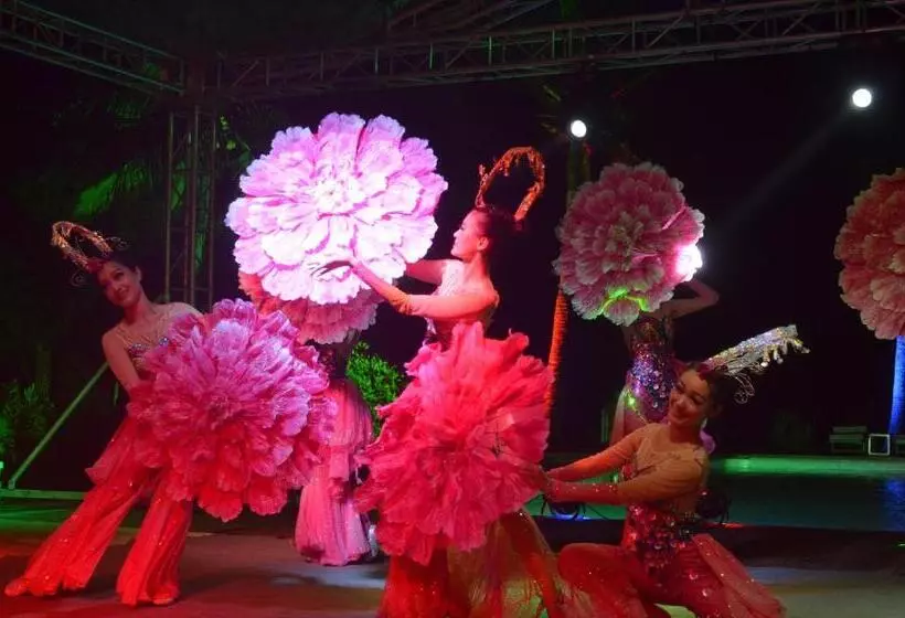 هتل Coral Azur Beach Resort Mont Choisy