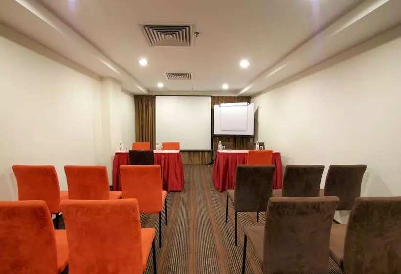 Отель Crystal Crown