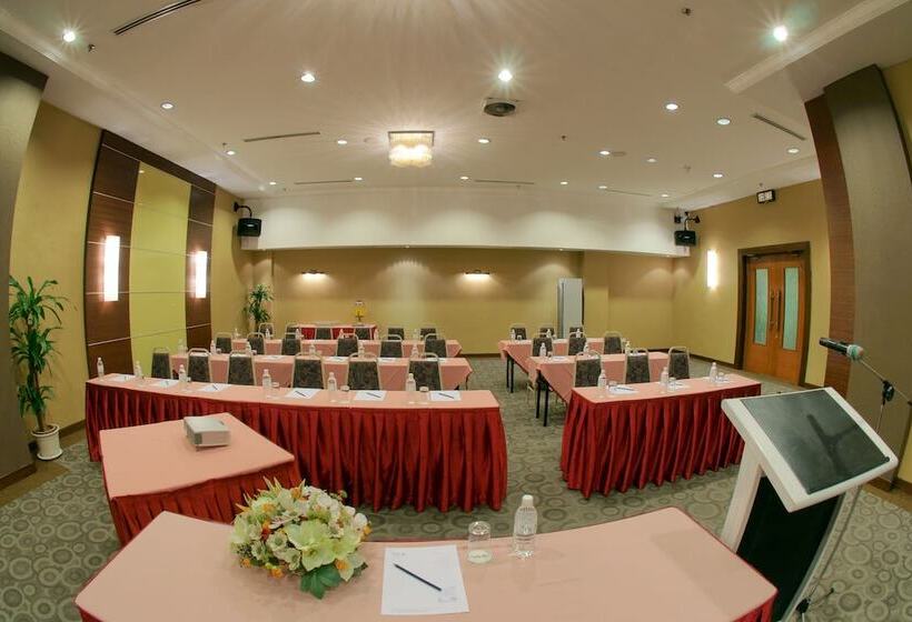 فندق Crystal Crown