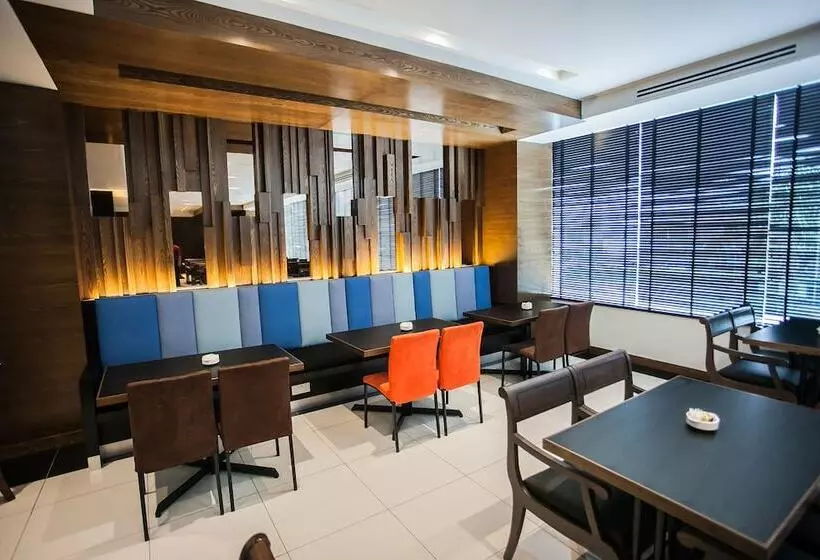 Отель Crystal Crown