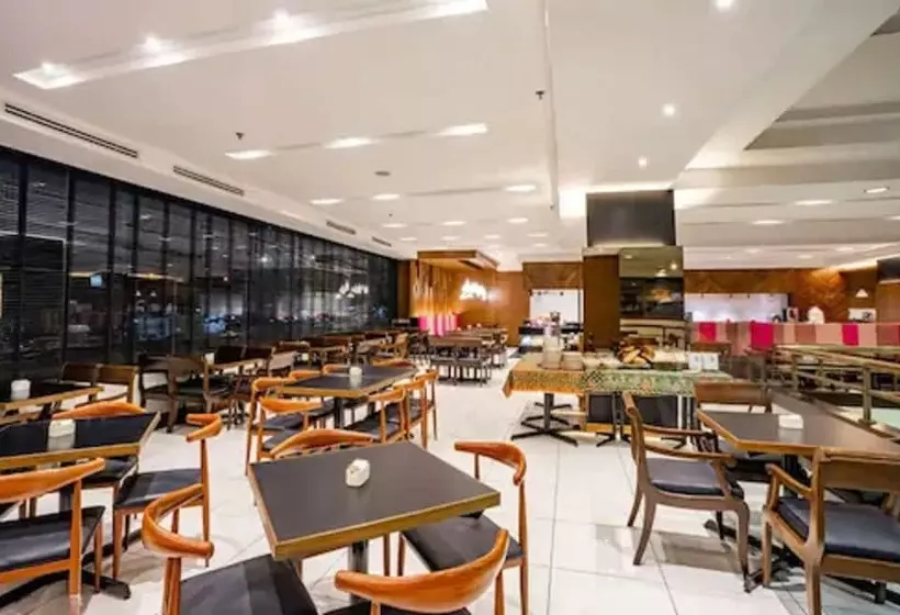 Отель Crystal Crown