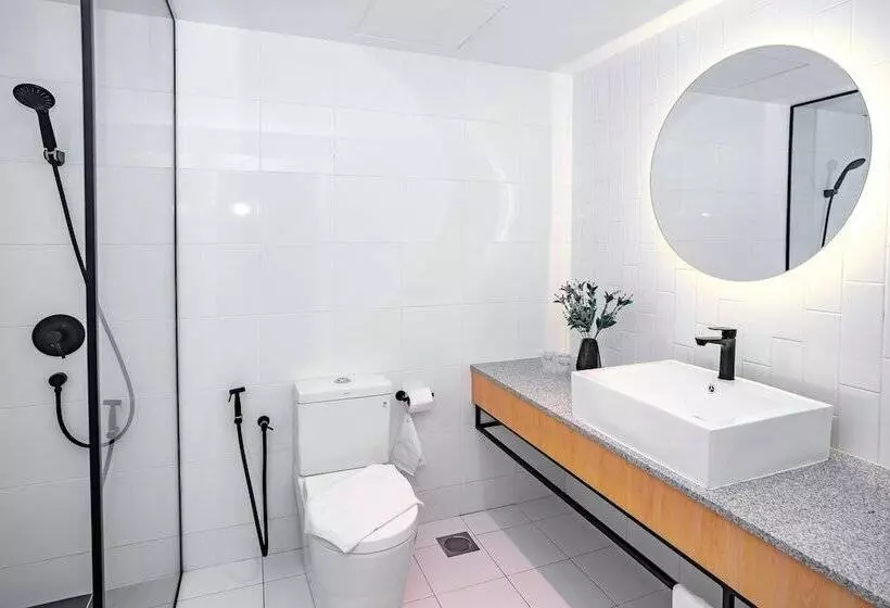 Отель Crystal Crown