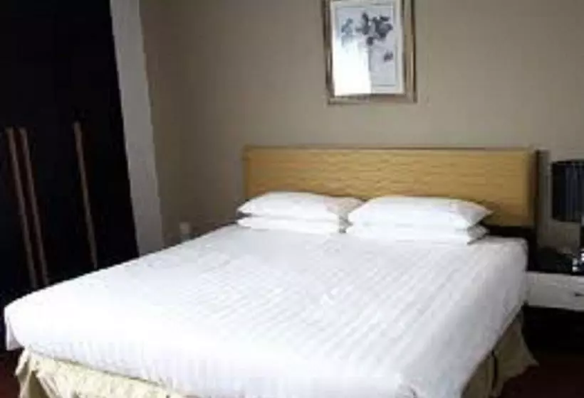 בית מלון כפרי Likas Square Apartment