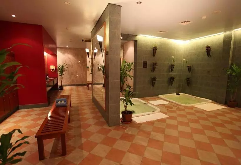 Nexus Resort & Spa Karambunai