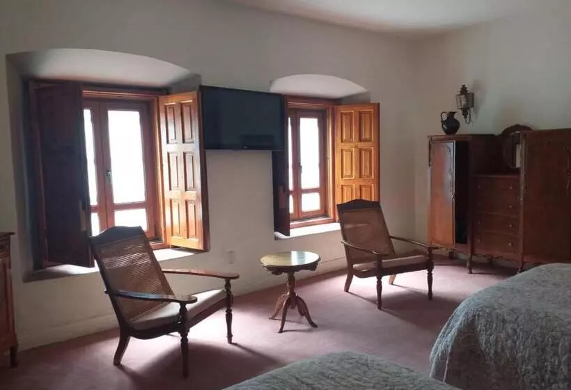 مسافرخانه Casa Del Pingorongo