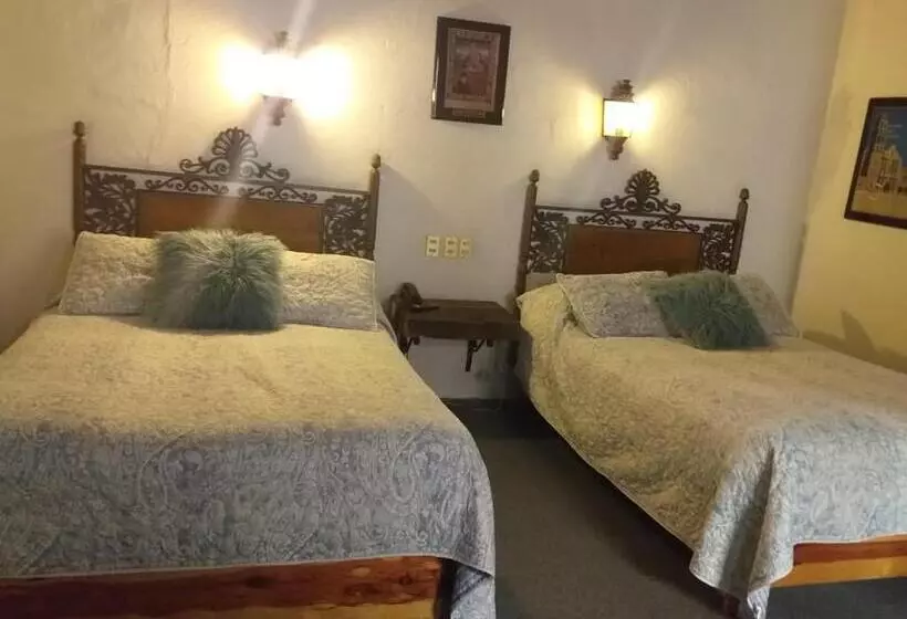 مسافرخانه Casa Del Pingorongo