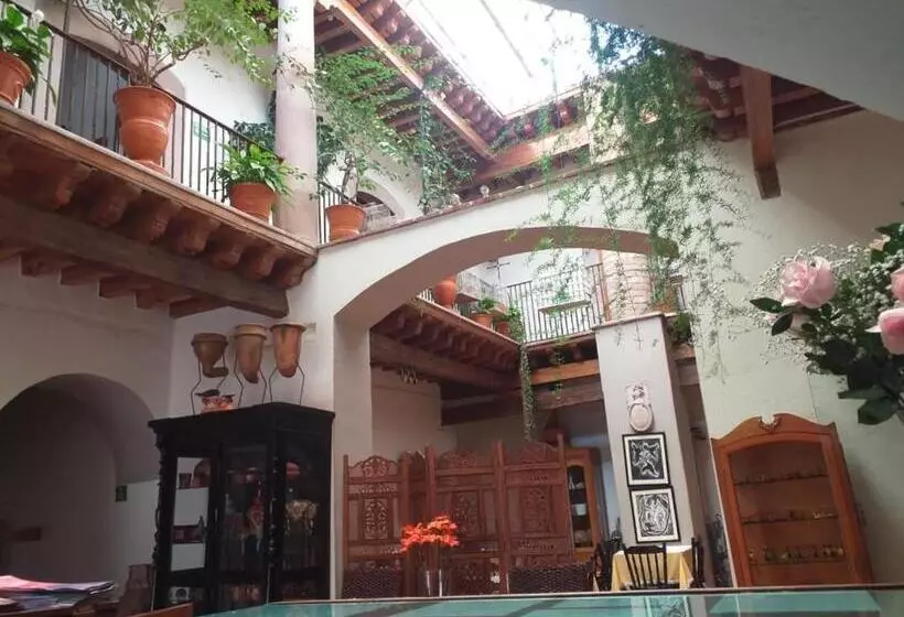 مسافرخانه Casa Del Pingorongo