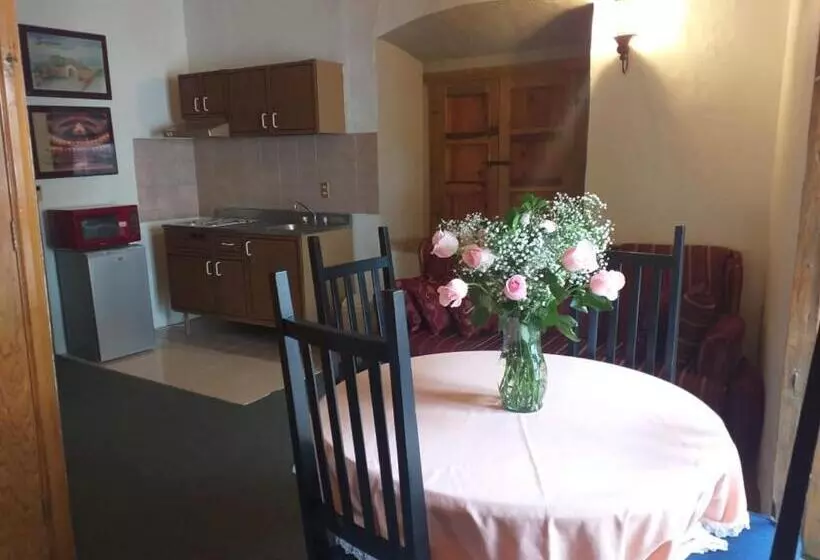 مسافرخانه Casa Del Pingorongo