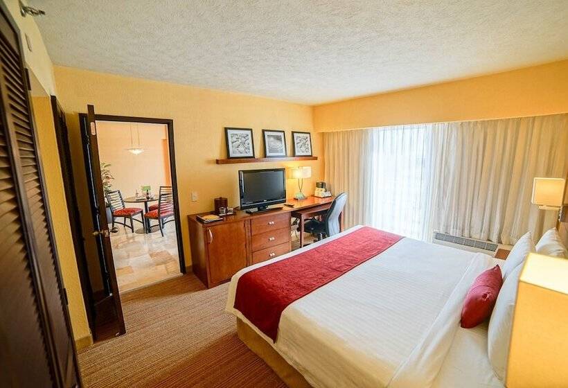 هتل Courtyard By Marriott Puebla Las Animas