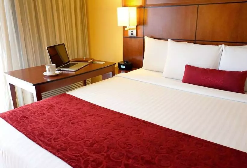 فندق Courtyard By Marriott Puebla Las Animas