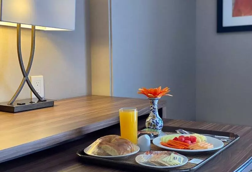 فندق Courtyard By Marriott Puebla Las Animas