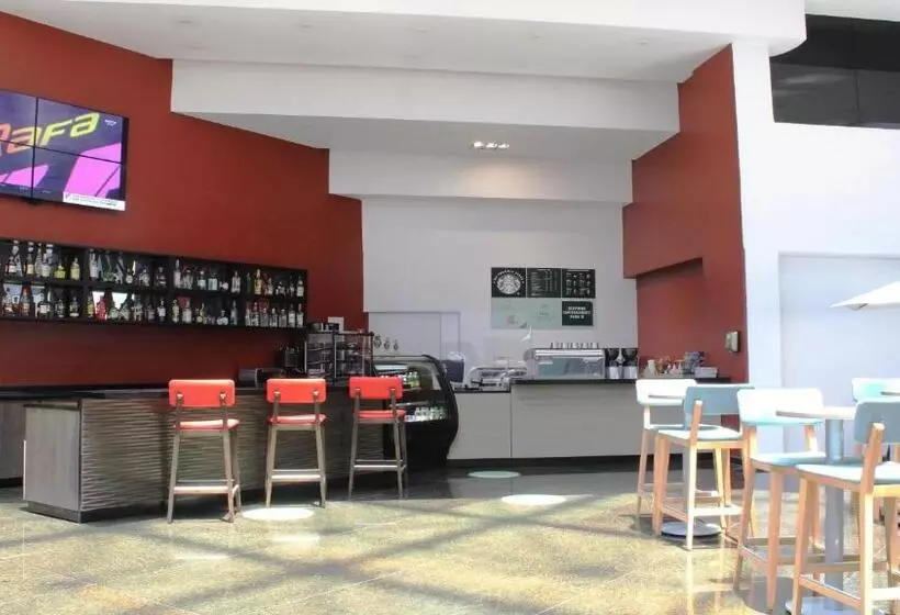 هتل Holiday Inn Mexico Dali Airport, An Ihg