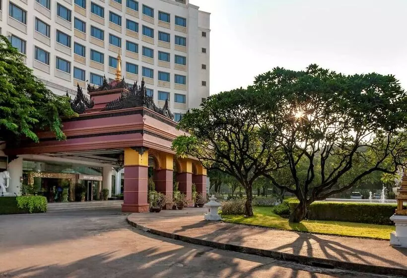 هتل Mercure Mandalay Hill Resort