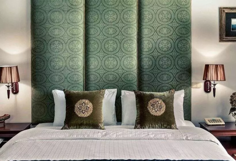 هتل Mercure Mandalay Hill Resort