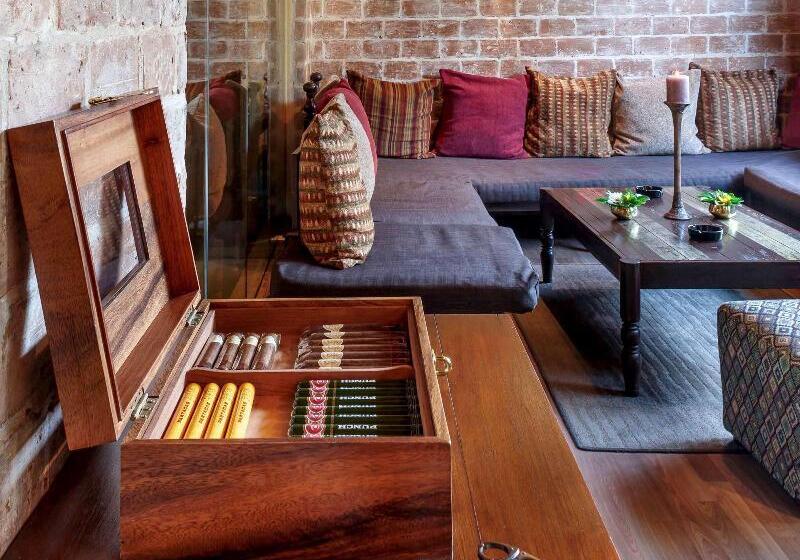 هتل Mercure Mandalay Hill Resort