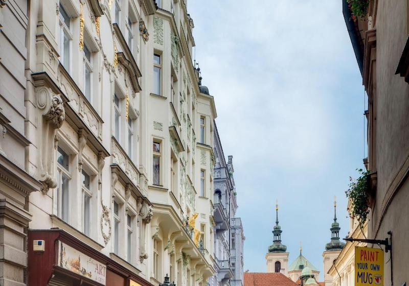 Selinor Old Town Apartments