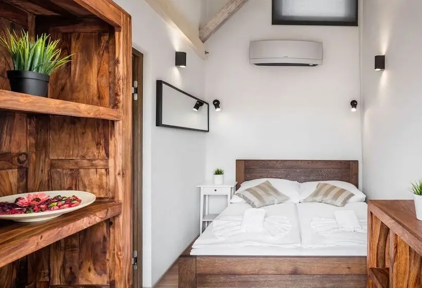 Selinor Old Town Apartments