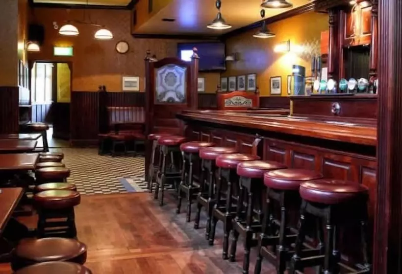 مسافرخانه Kennedy S Pub Drumcondra